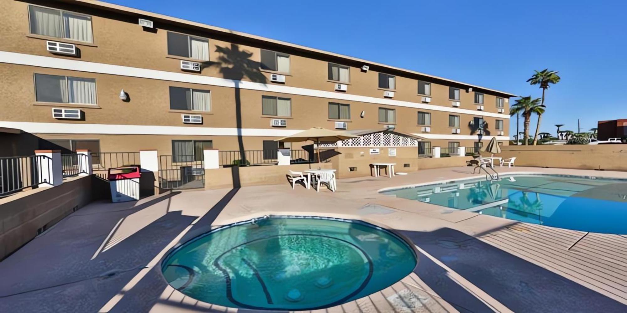 Super 8 By Wyndham Lake Havasu City Bagian luar foto
