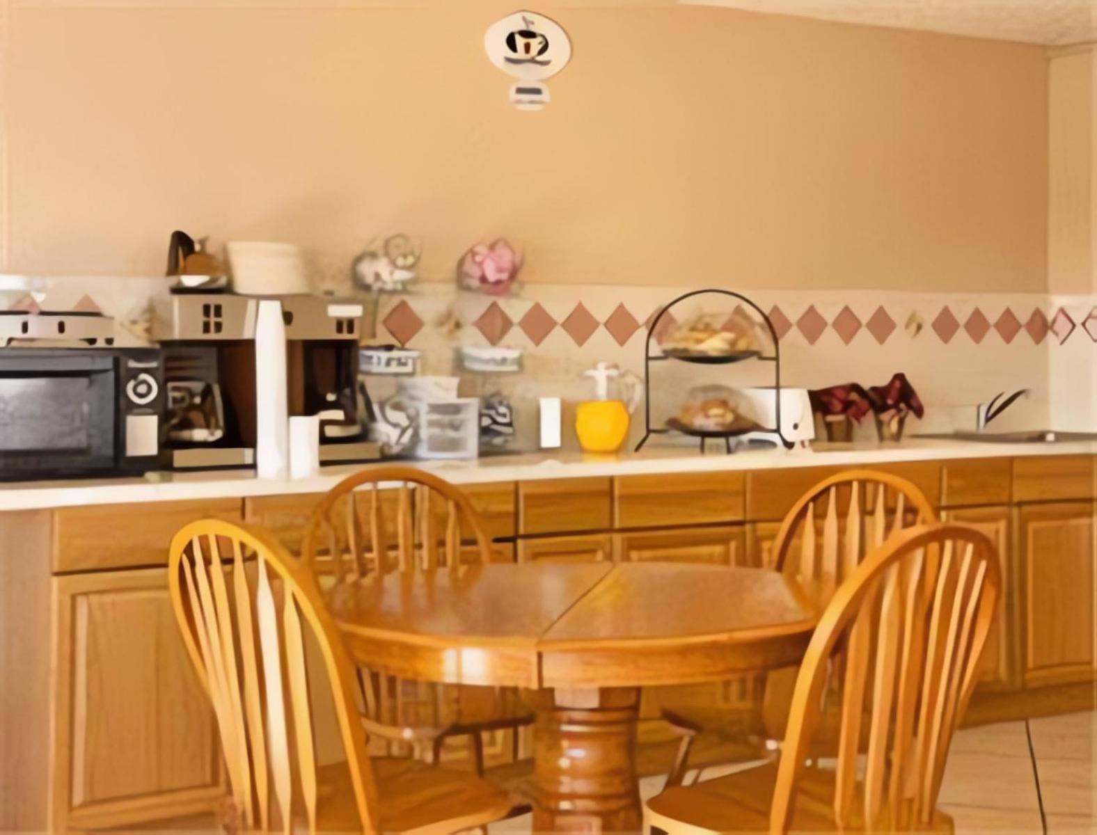 Super 8 By Wyndham Lake Havasu City Restoran foto