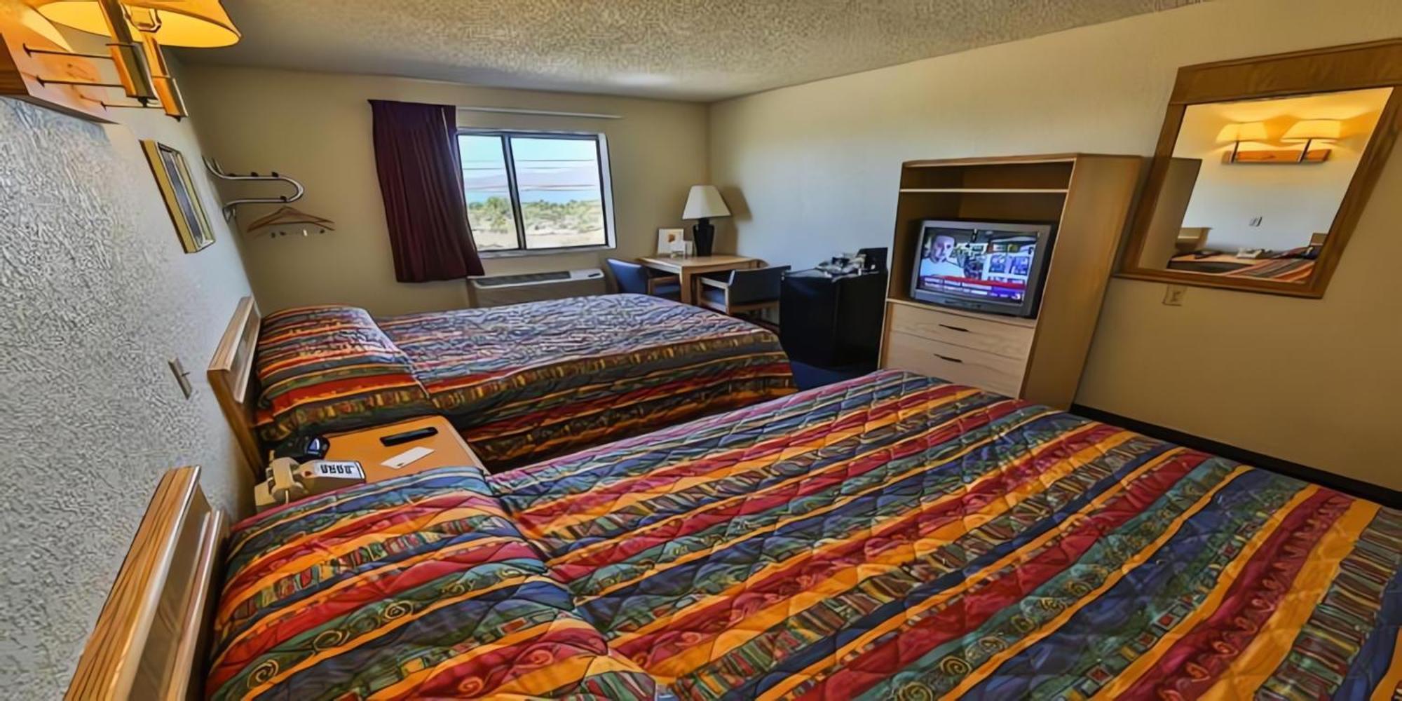 Super 8 By Wyndham Lake Havasu City Bagian luar foto