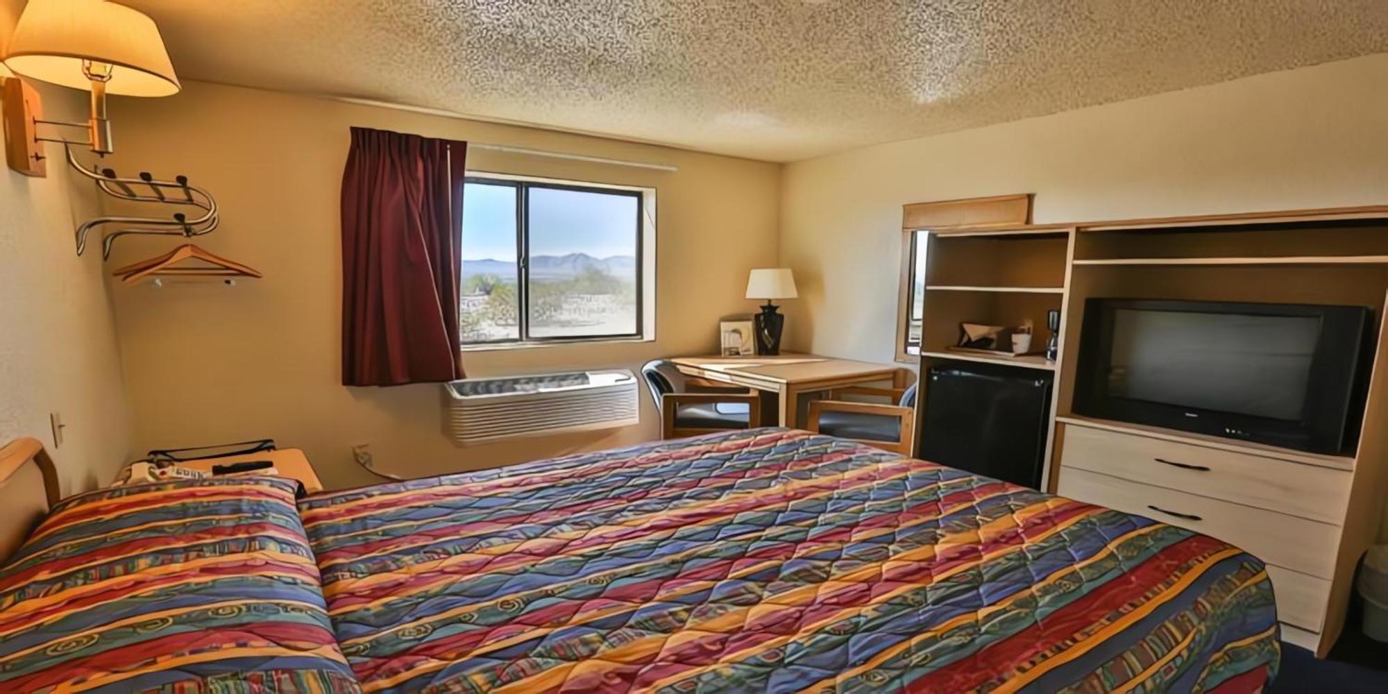 Super 8 By Wyndham Lake Havasu City Bagian luar foto