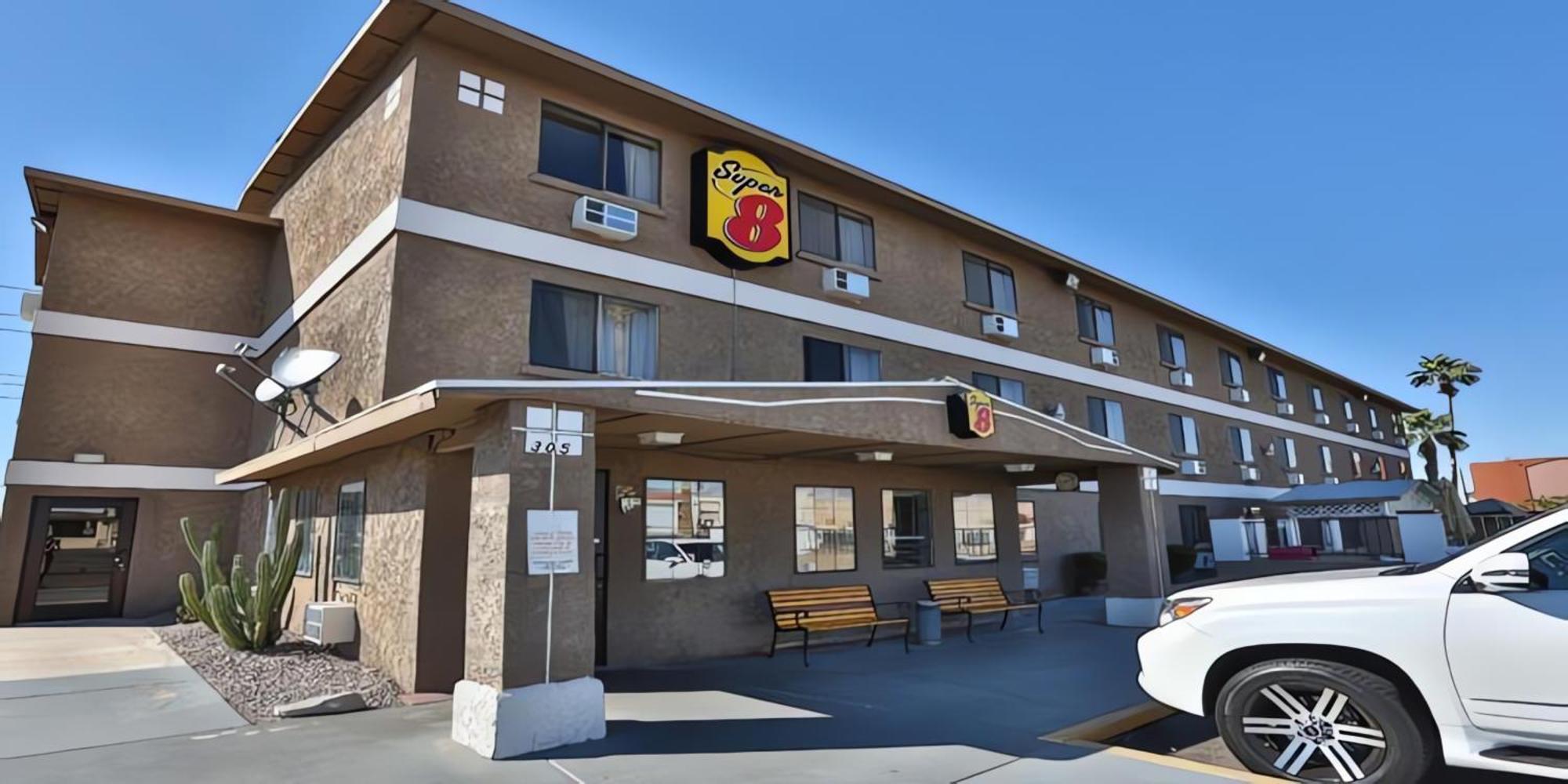 Super 8 By Wyndham Lake Havasu City Bagian luar foto